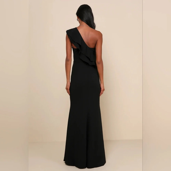 Lulu's Grand Beauty Black Ruffled One-Shoulder Mermaid Maxi Dress Wedding Party - Picture 5 of 11